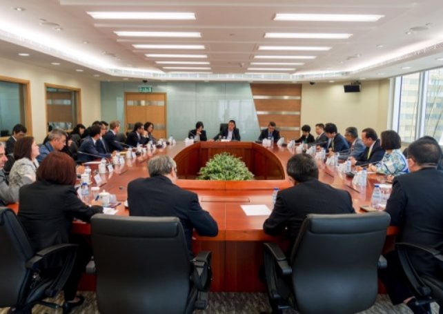Macau Secretary for Economy and Finance meets gaming operators