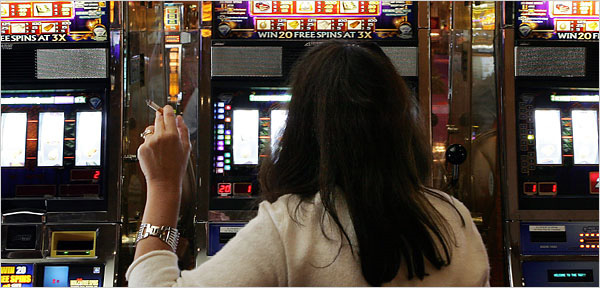 Macau total smoking ban may pare casino revenue by up to 4.6 percent