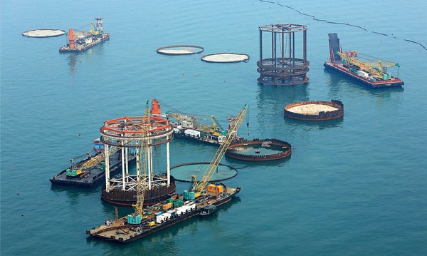 Hong Kong-Zhuhai-Macau bridge delayed by a year