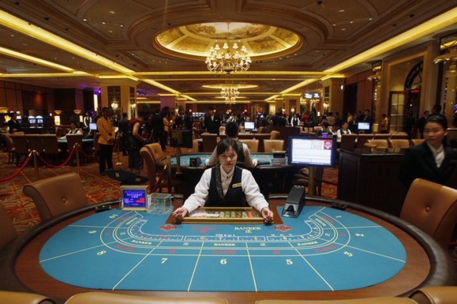 Union urges Macau government to stop granting more gaming tables
