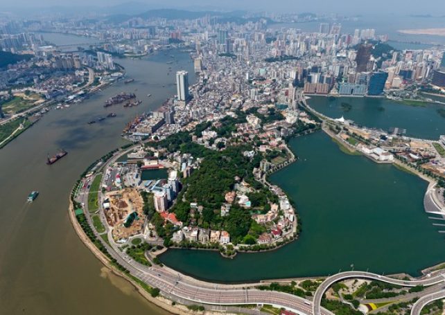Macau’s economy to resume growth in 2017