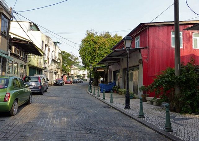 Islands rep wants stilt houses in Coloane, Macau, to become shops