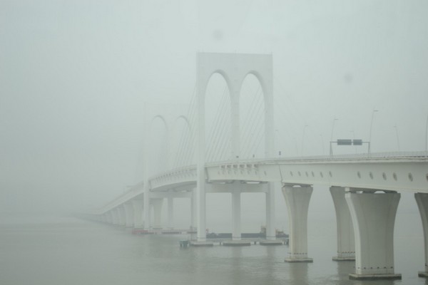 Almost 50 flights affected by thick fog over Macau