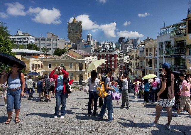 Visitors rise 6.6 pct to 8.7 million in Jan-April