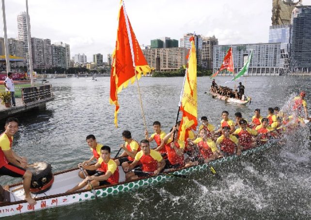 Nanhai teams dominates Macau´s international dragon boat races