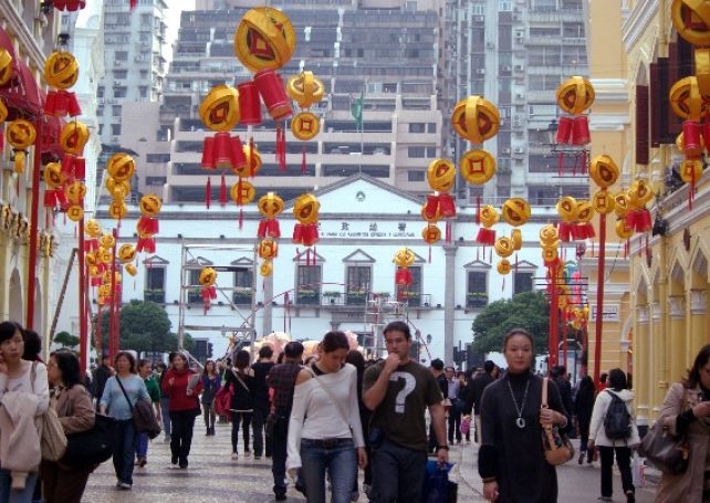 Asians accounts of 97.4 pct of all visitors in 1st half