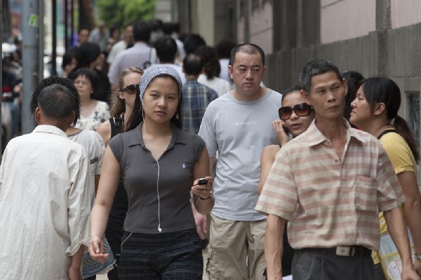 Population hits record 560,100 at end of Q3