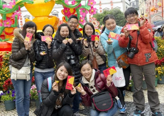 Macau visitors’ non-gambling spending rises 20 pct in 2011