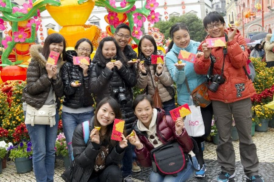 Asians account for 97.5 pct of visitors in 2011