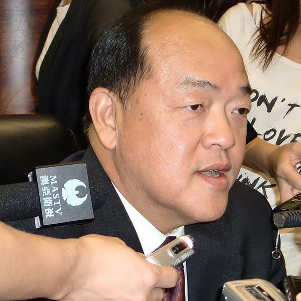 Legislature’s VP says it is inappropriate to discuss universal suffrage for Macau elections