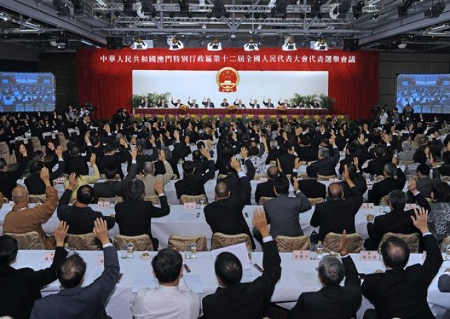 359 elect 12 local NPC deputies among 15 candidates