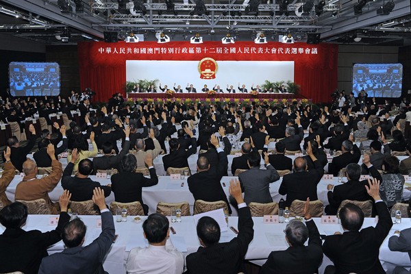 359 elect 12 local NPC deputies among 15 candidates