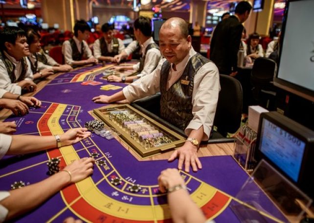 Gaming workers call for anti-smoking sleuths in casinos 24 hours