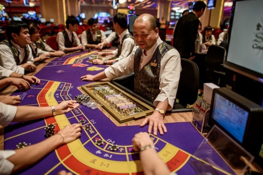 Gaming workers call for anti-smoking sleuths in casinos 24 hours