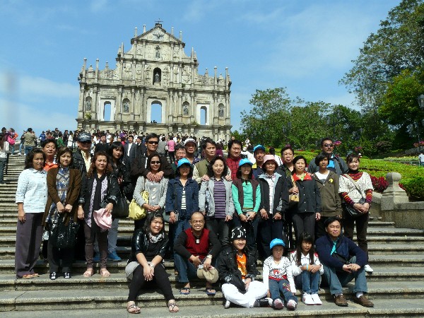 Visitors to Macau in the first two months of 2013 up by 2.1 percent