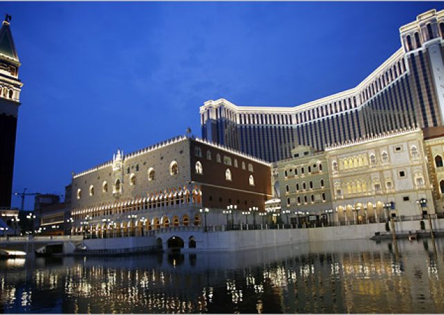 Govt fines Venetian 40,000 patacas for transferring data to US