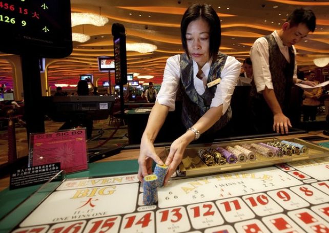 Govt says won’t change ‘local croupiers only’ policy