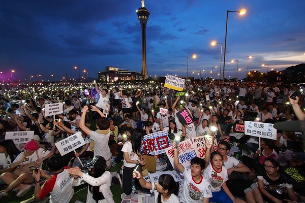 Thousands join sit-in against perks bill outside legislature