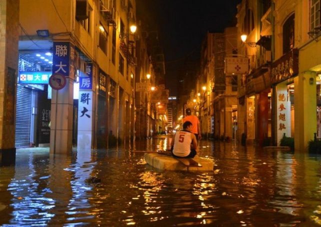 Cabbies rip off passengers during typhoon again