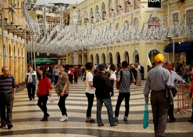 Macau vistors drop 2.6 percent in January-October