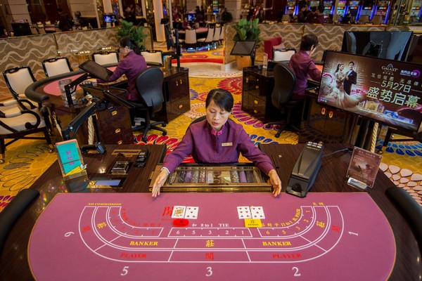 Casino revenue in Macau drops 16.3 pct in March