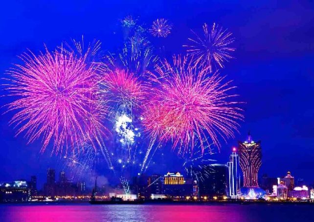 China team win 2012 Macau International Fireworks Display Contest