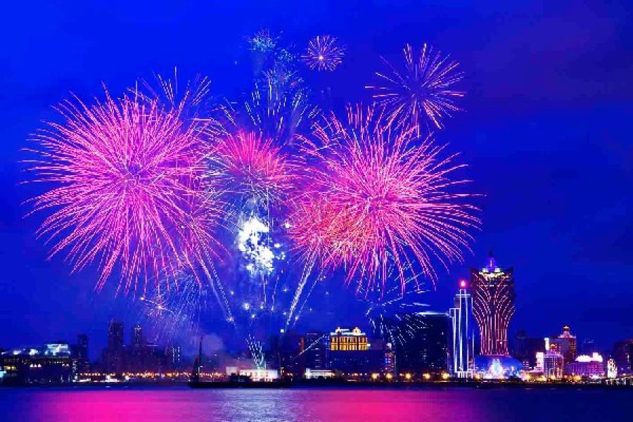 China team win 2012 Macau International Fireworks Display Contest