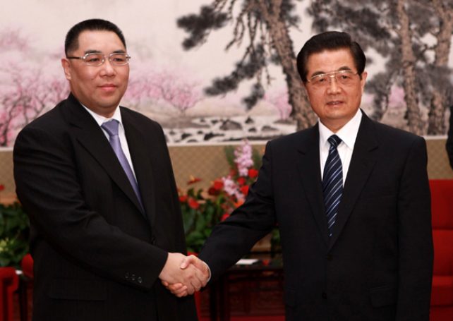 President Hu meets chief executive of Macau in Beiing