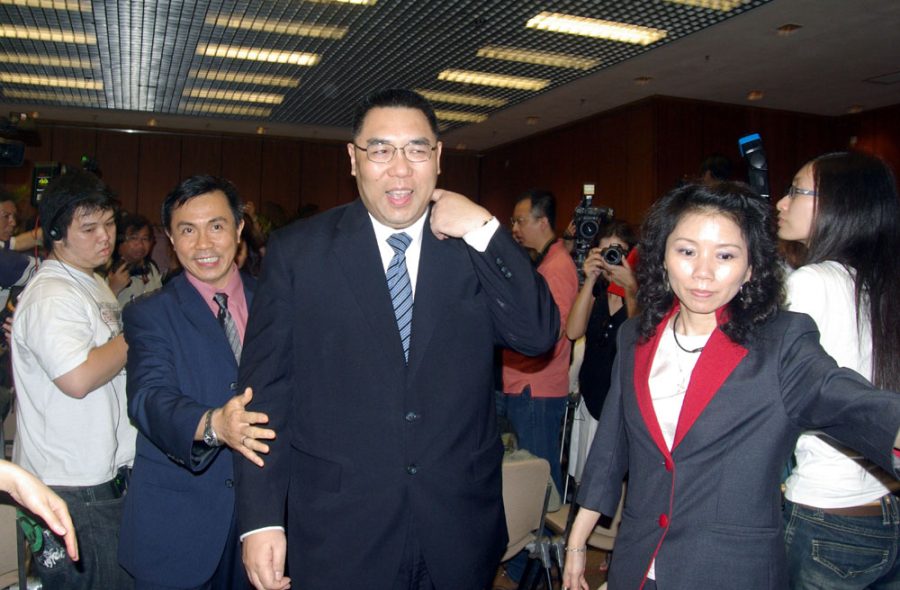 Fernando Chui Sai On is likely to run alone for Macau Chief Executive