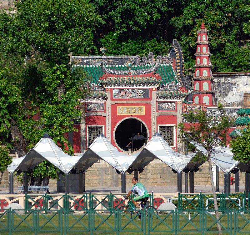 Macau government launches 16.9 million pataca sightseeing boat