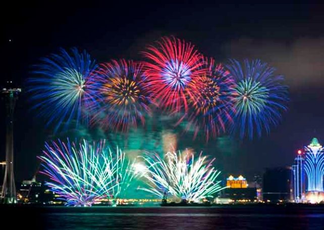 Japanese company wins Macau fireworks contest again