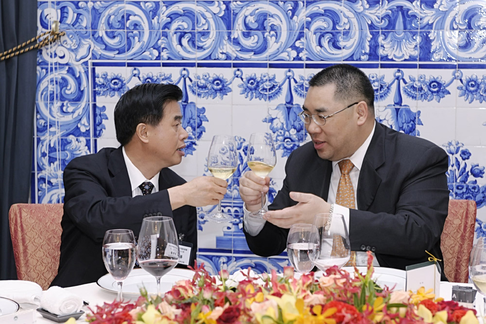 Macao and Guangdong deepen cooperation with new pacts on tourism, medicine