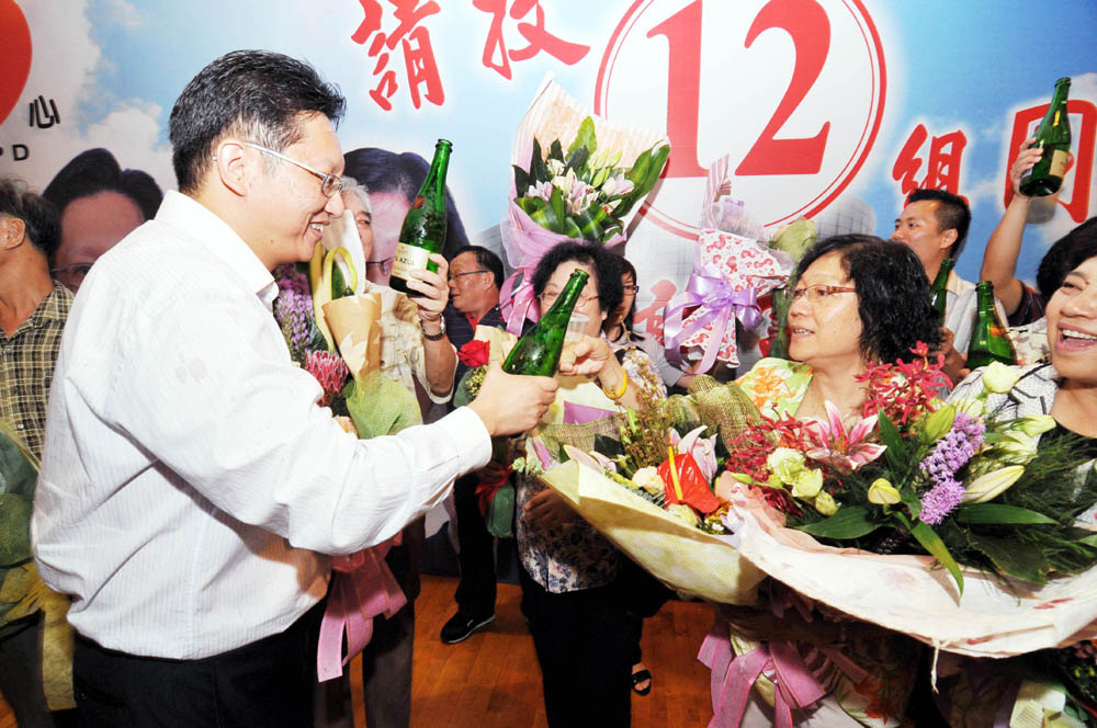 Trade union group, Ng and  Au groups big Macau poll winners