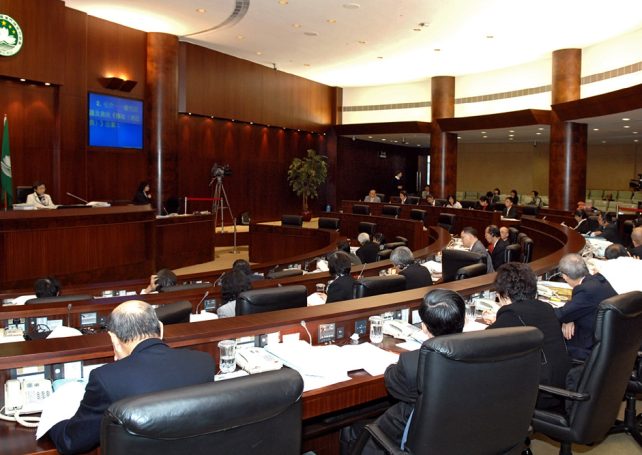 Macau’s Legislature extends term to Oct 15 to debate imported labour bill