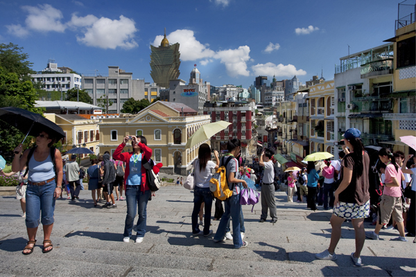 Macau receives over 800,000 visitors during Lunar New Year