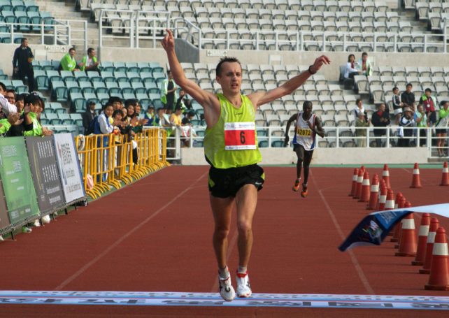 Ukrainian Mykhaylo Iveruk wins 2009 Macau Marathon