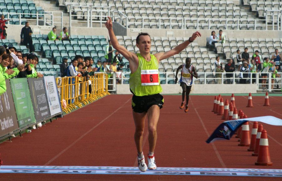 Ukrainian Mykhaylo Iveruk wins 2009 Macau Marathon