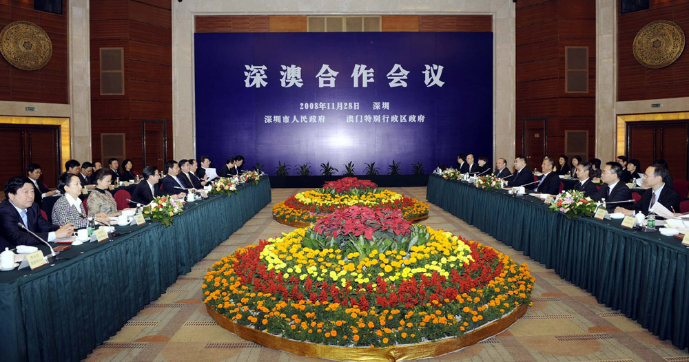 Macau and Shenzhen should jointly generate regional activities, said Chief Executive Edmund Ho