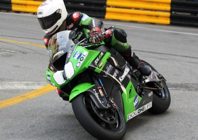 Stuart Easton win for the third year in a row the Macau Motorcycle Grand Prix