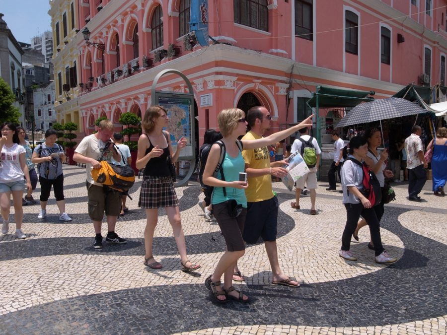 Tourists from international markets increase 12.2 percent in the first 8 months of the year