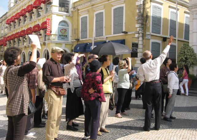 Visitors arrivals to Macau climbed 12.4 percent in the first four months of 2010