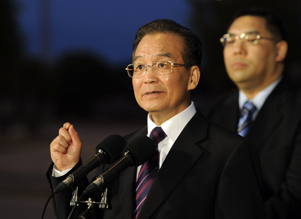 Chinese premier Wen Jiabao ends visit to Macau