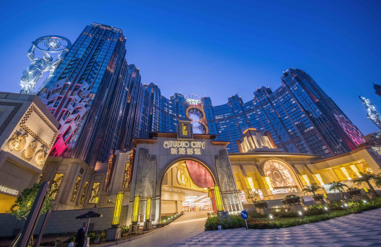 Crown cuts stake in Macau Melco Crown Entertainment for HK$6.2 billion