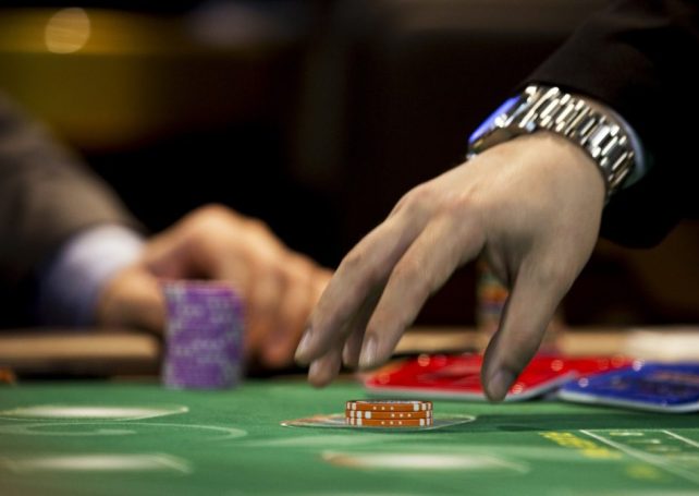 Macau government contemplates banning dealers from gambling in casinos