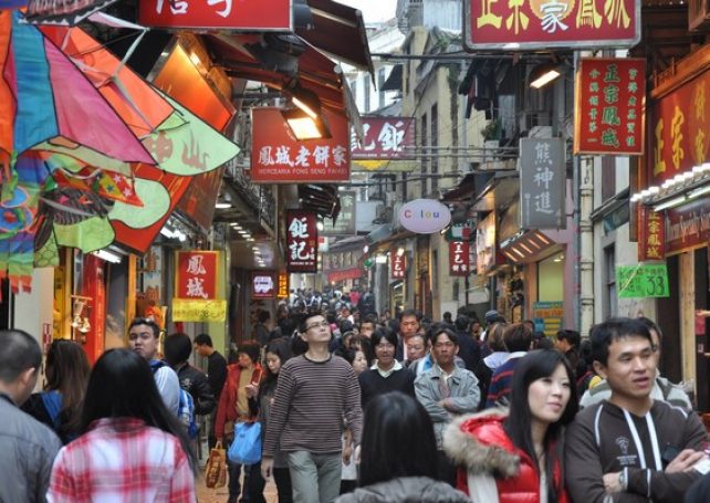 Macau visitors drop 3.6 percent in Q1, down 13 percent in March