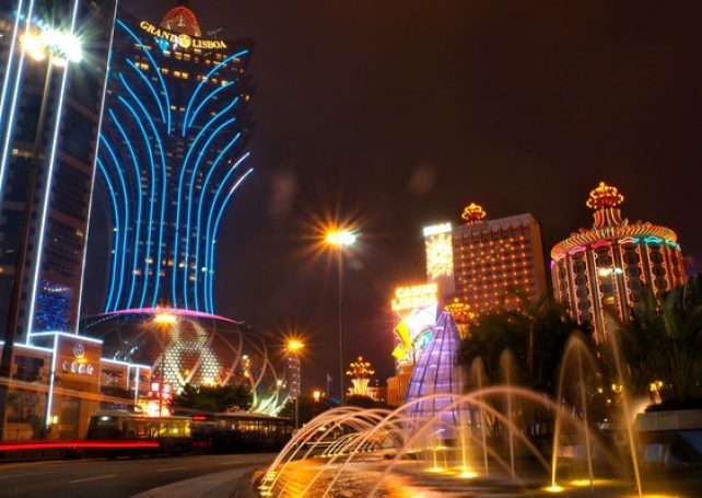 Macau’s GDP expected to contract 24 pct in 2015, EIU says