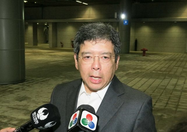 Raimundo do Rosário apologises for Macau’s Meteorological Bureau failure