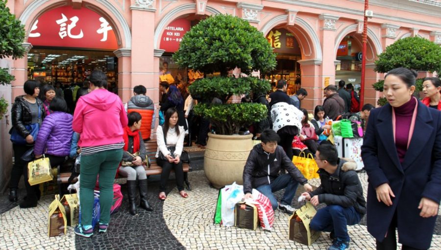 Macau visitors spend less in Q2 on non-gaming