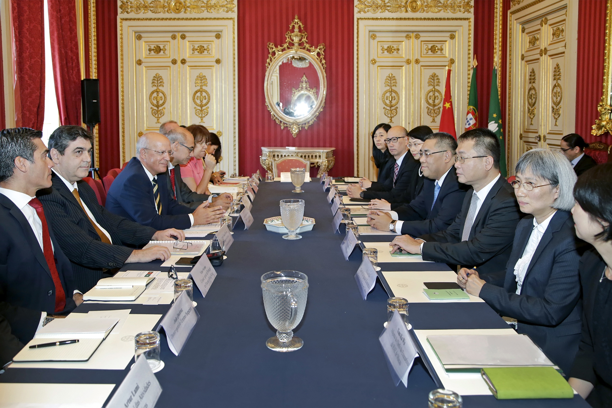 Macau and Portugal to strengthen trade relations and training of Portuguese-speaking professionals