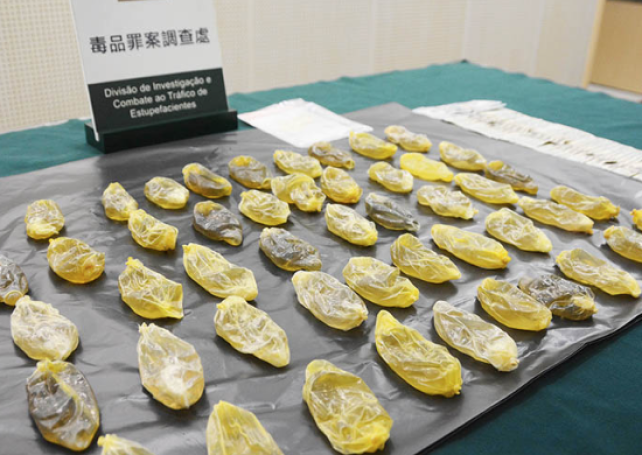 Peruvian detained in Macau after swallowing 50 condoms of liquid cocaine worth 10 million patacas
